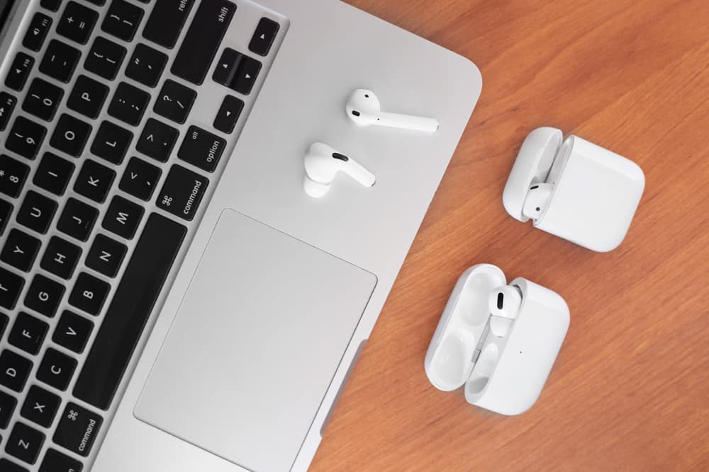 Air Pods Pro. macbook