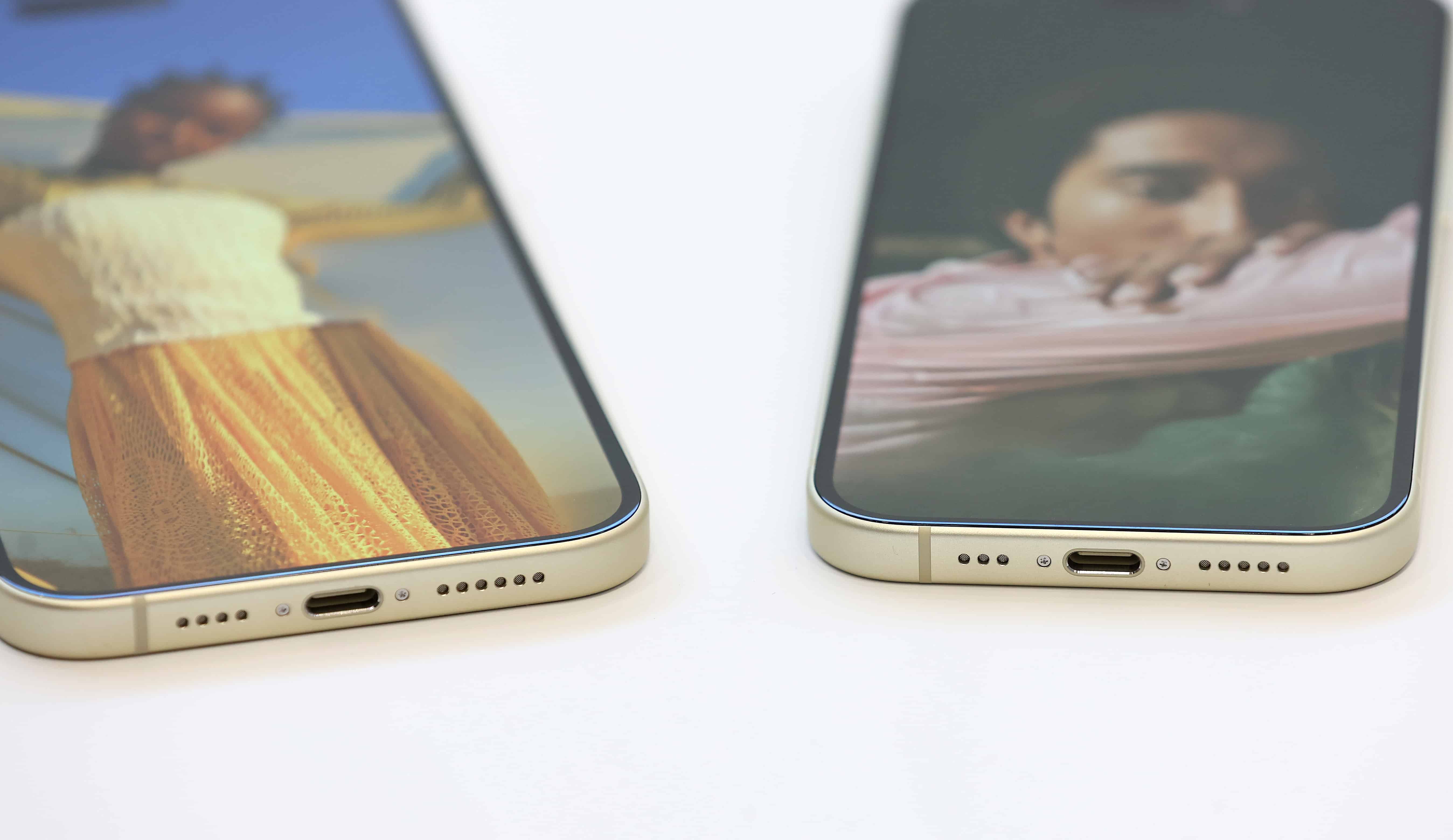 Порт USB-C видно на абсолютно новому Apple iPhone 15 під час заходу Apple 12 вересня 2023 року в Купертіно, Каліфорнія. Під час заходу Apple показала свою лінійку останніх версій iPhone 15, а також інші оновлення продуктів. (