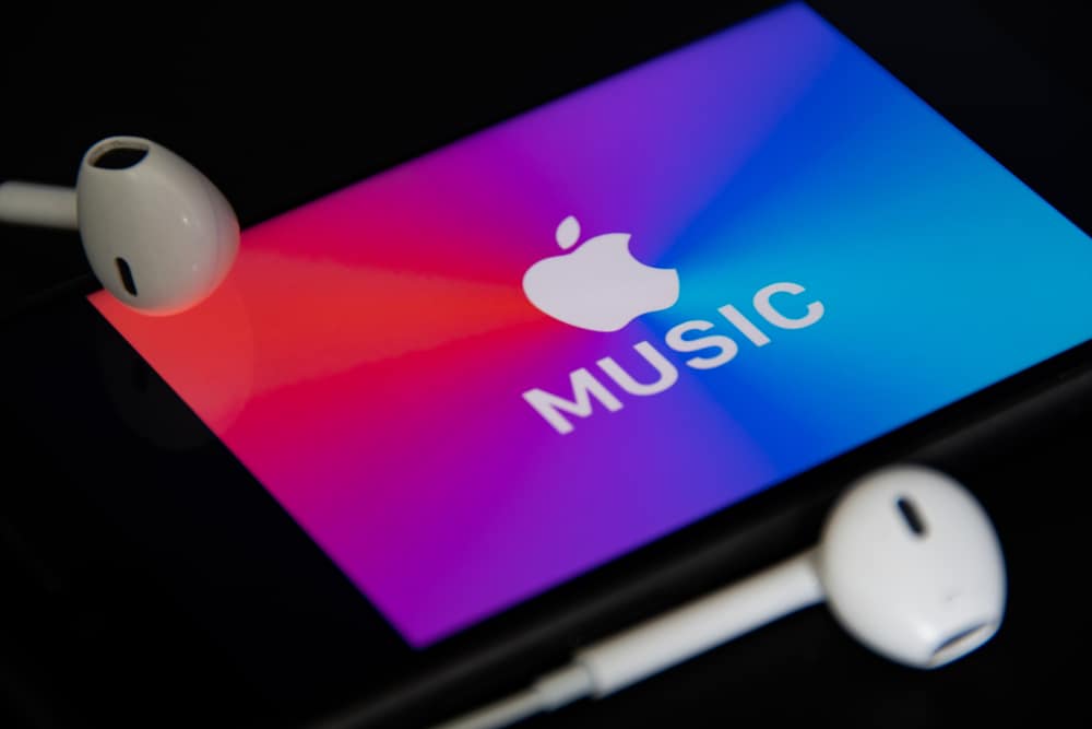 apple music крупним планом