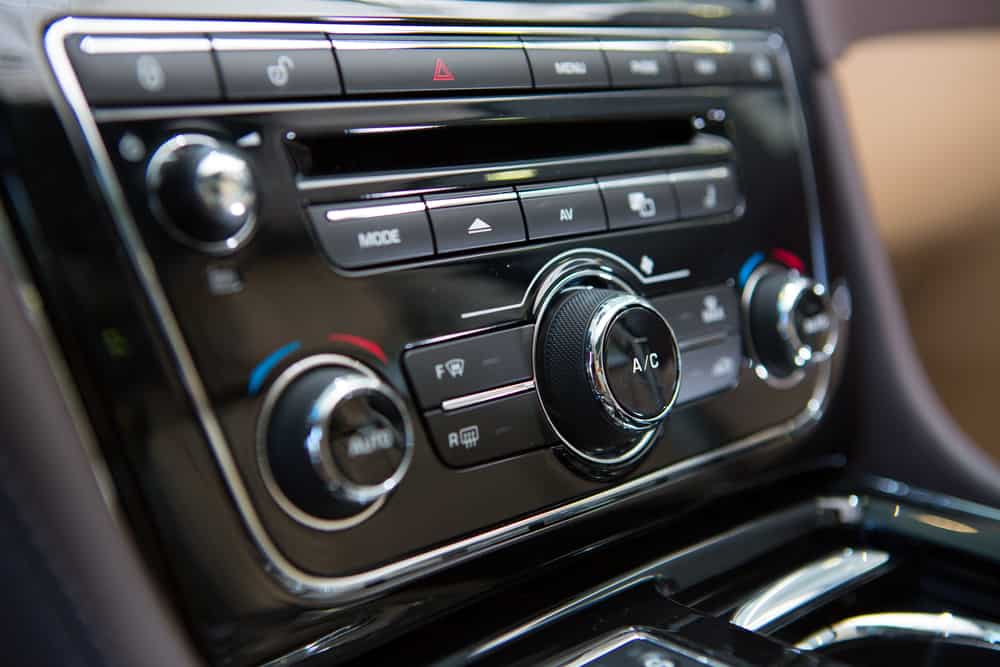 автомобільна звукова панель