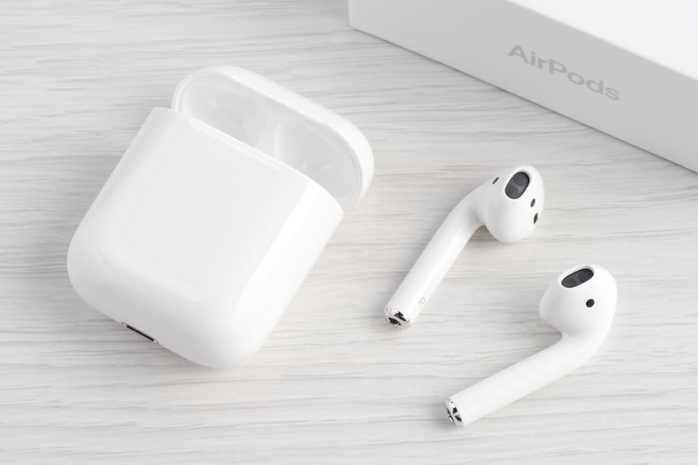 Бездротові навушники AirPods