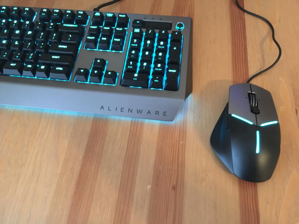 Клавіатура Dell Alienware з мишкою Alienware з бірюзовим підсвічуванням