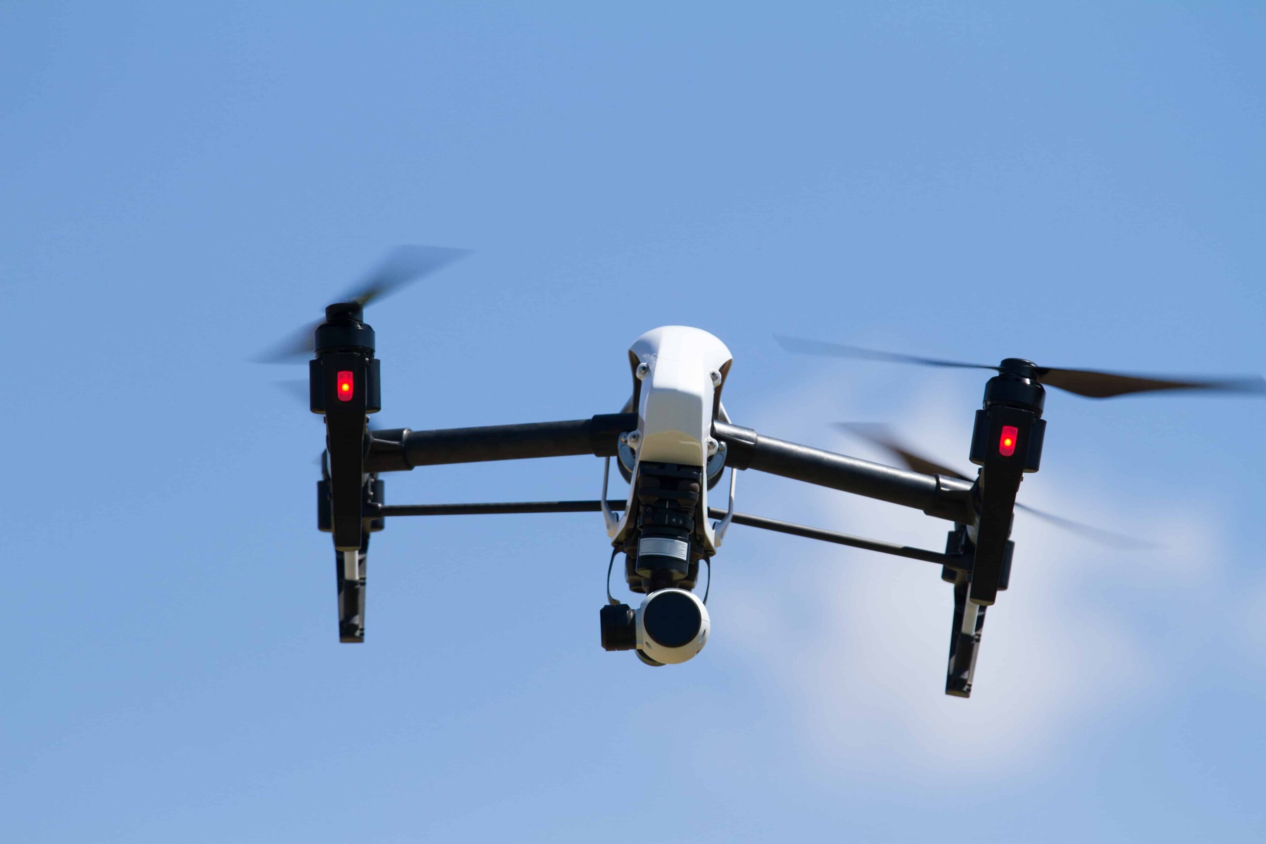 Dedrone захищає міста від несанкціонованих польотів дронів за допомогою ШІ