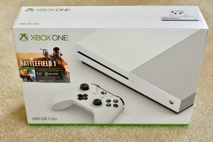 зображення абсолютно нового набору Xbox One S battlefield, отриманого на Різдво.