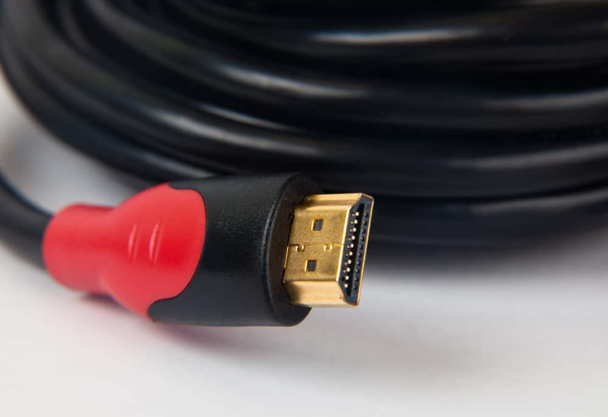 HDMI кабель, змотаний у клубок