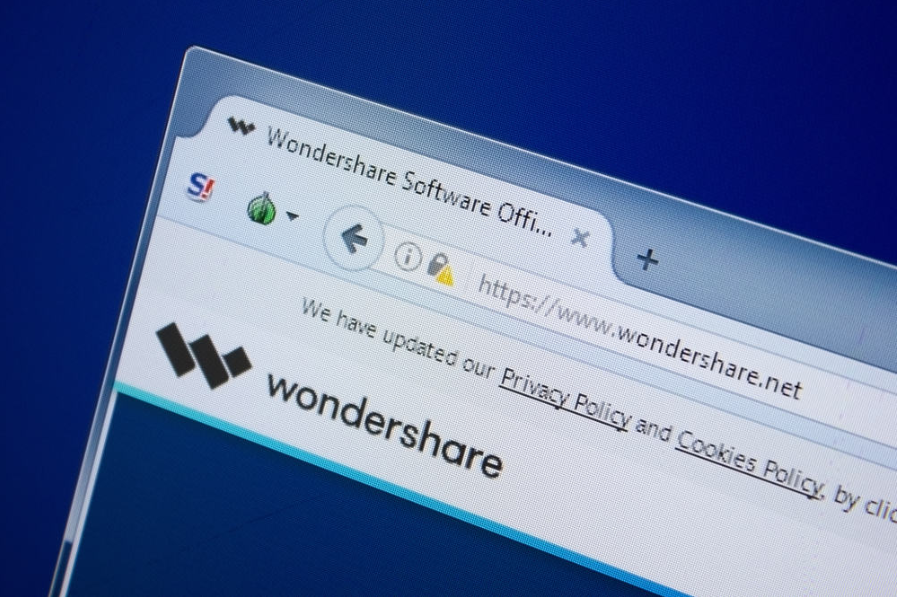 Домашня сторінка веб-сайту Wonder Share на дисплеї ПК, url - WonderShare.net