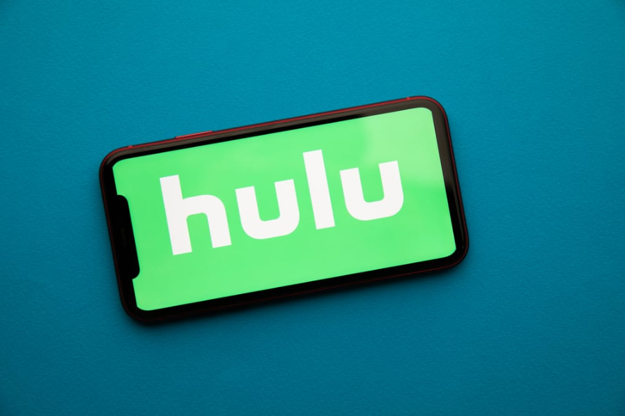 логотип hulu на столі