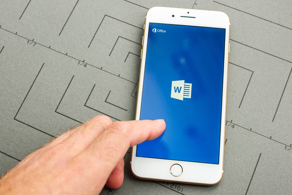 IPhone 7 plus і додаток Microsoft Word