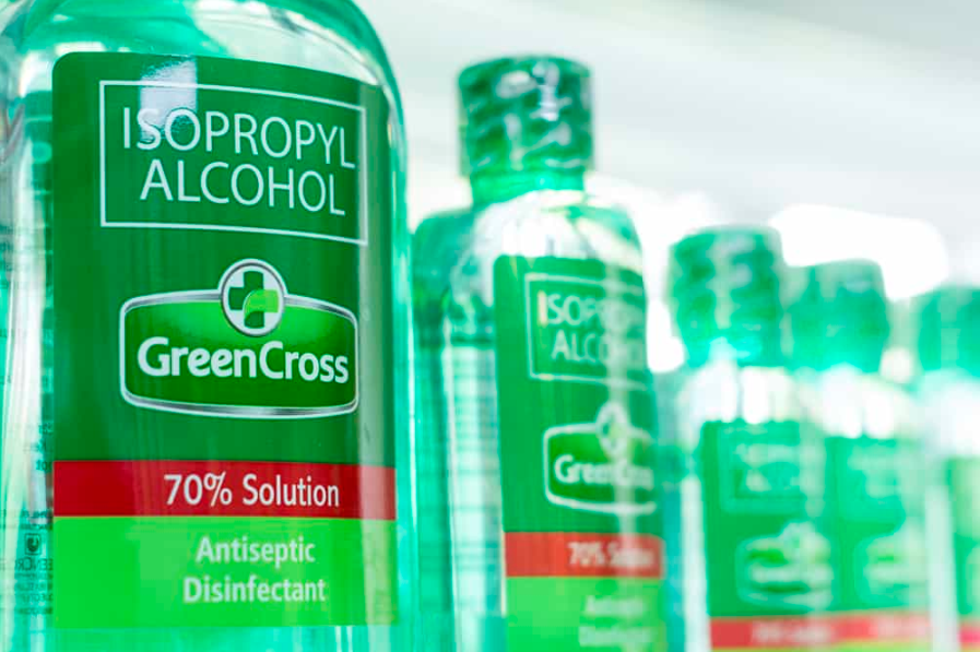 Ізопропіловий спирт Green Cross для продажу в магазині.