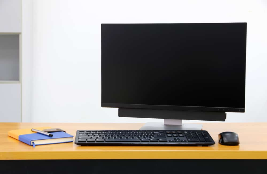 екран комп'ютера ПК. для бізнесу на столі