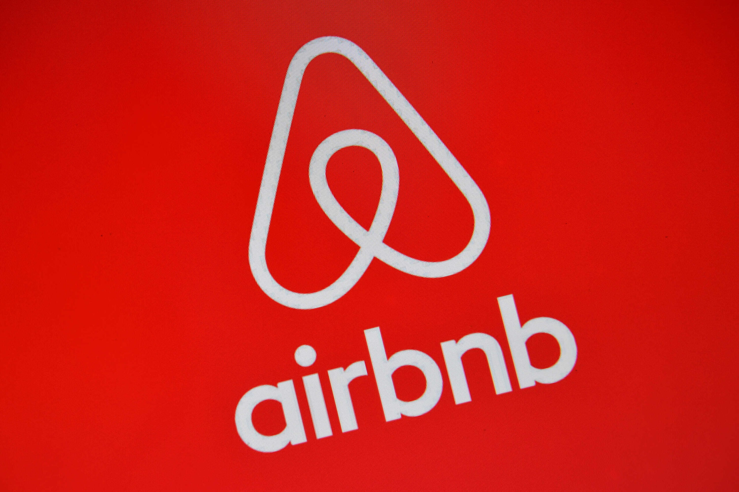 Airbnb використовує штучний інтелект, щоб відфільтрувати орендарів на Хелловін