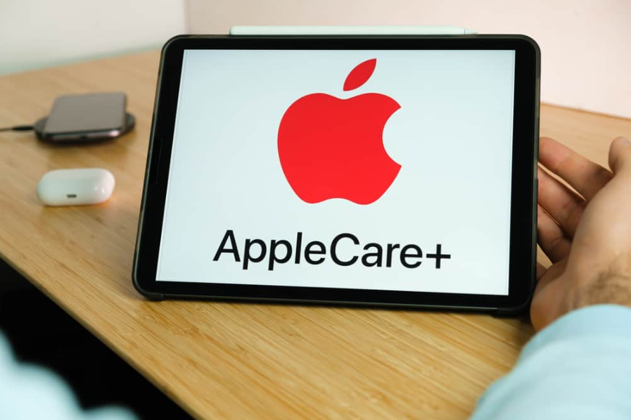 Логотип Apple Care на екрані планшета iPad