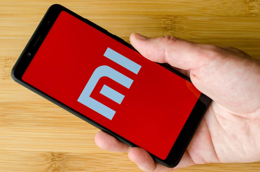 Логотип Xiaomi на екрані