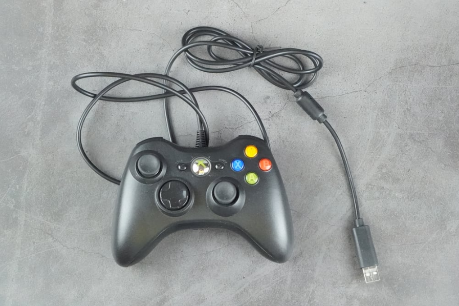 Чорний контролер Microsoft Xbox 360 з кабелем USB