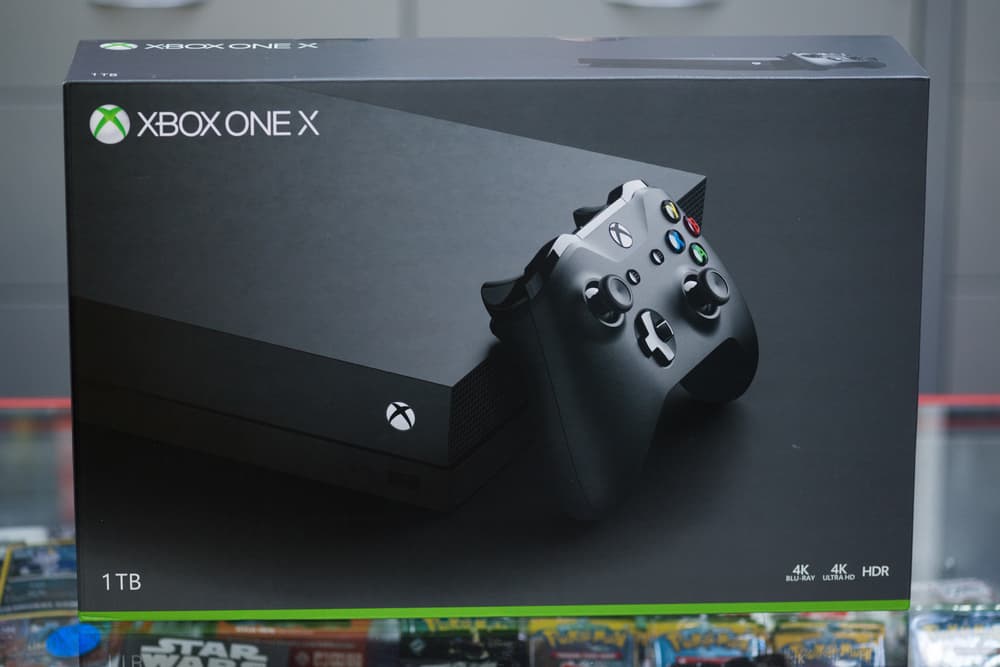 Нова коробка консолі Xbox One X