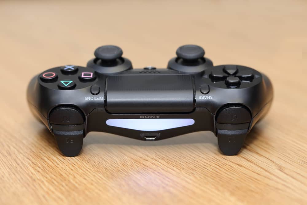 Скільки часу потрібно для заряджання контролера PS4 (пояснення)