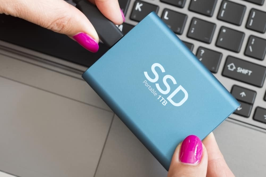Портативний твердотільний диск SSD