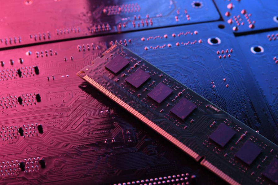 Оперативна пам'ять на материнській платі