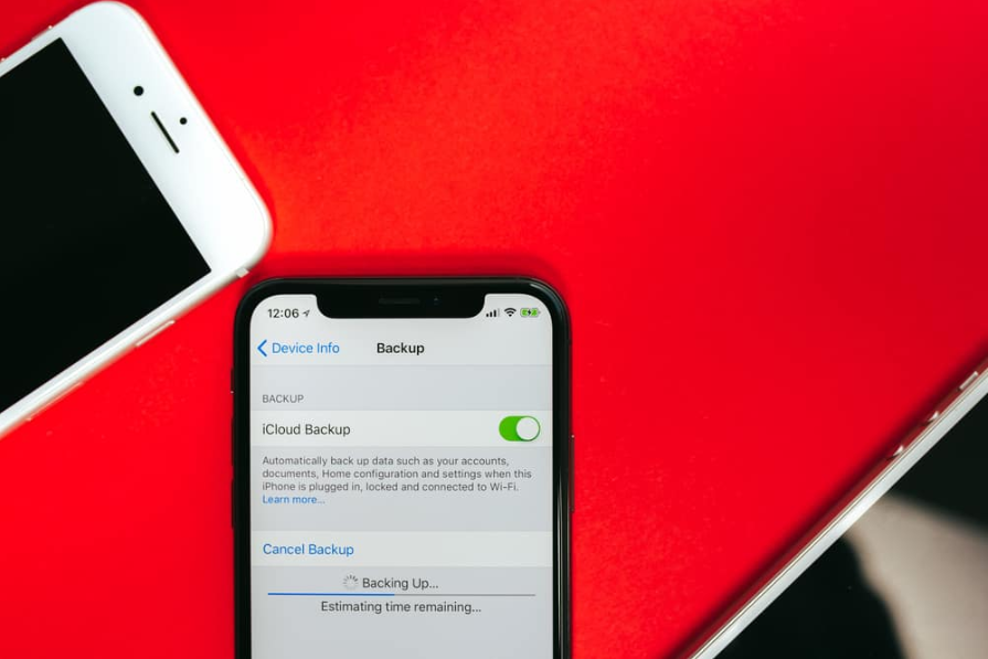 Резервне копіювання даних на флагманському смартфоні Apple Iphone X