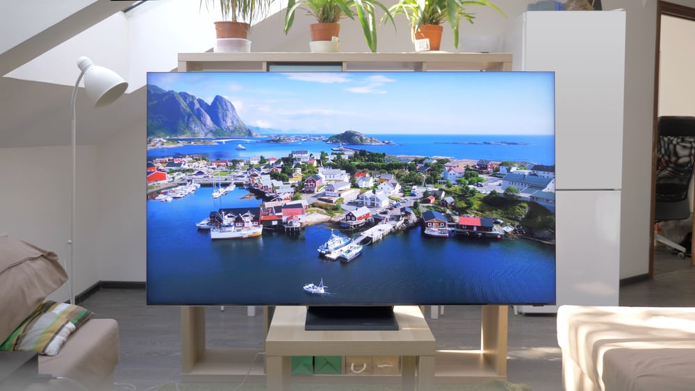 Телевізор Samsung Q950T QLED вдома