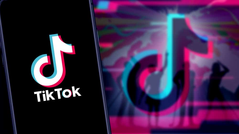 Смартфон з TIK TOK