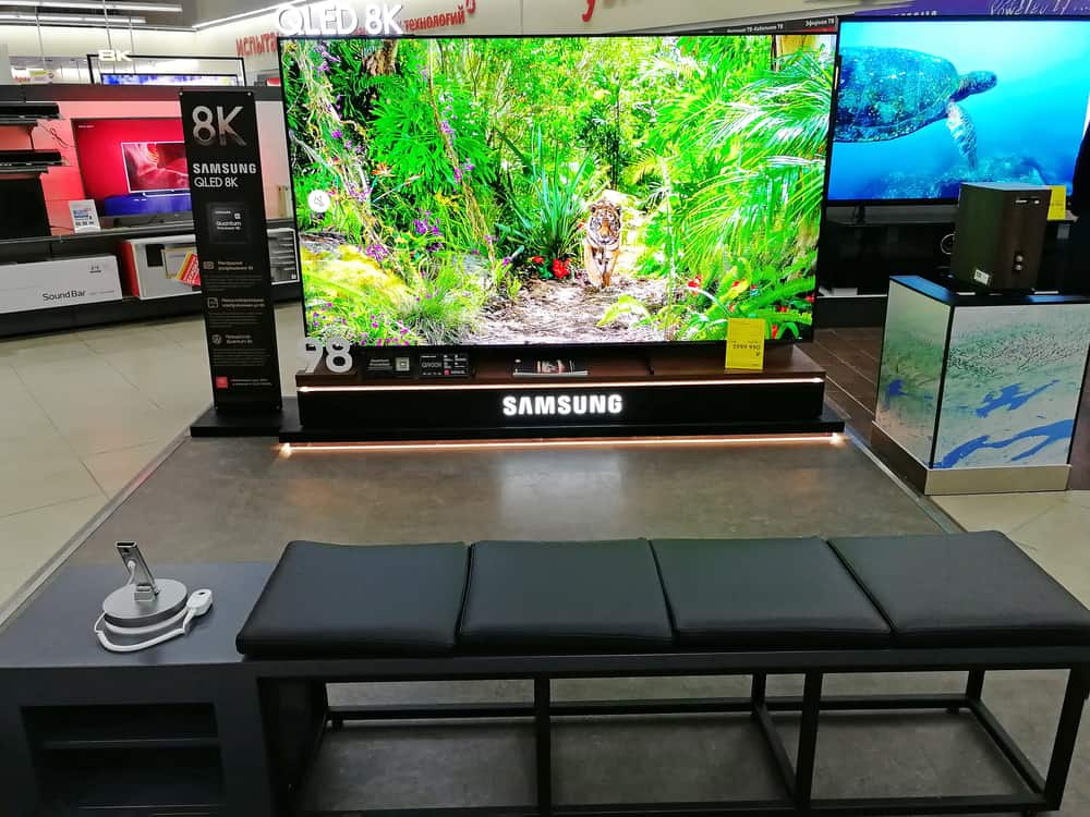 Телевізор Samsung із найновішим LED-телевізором 8k