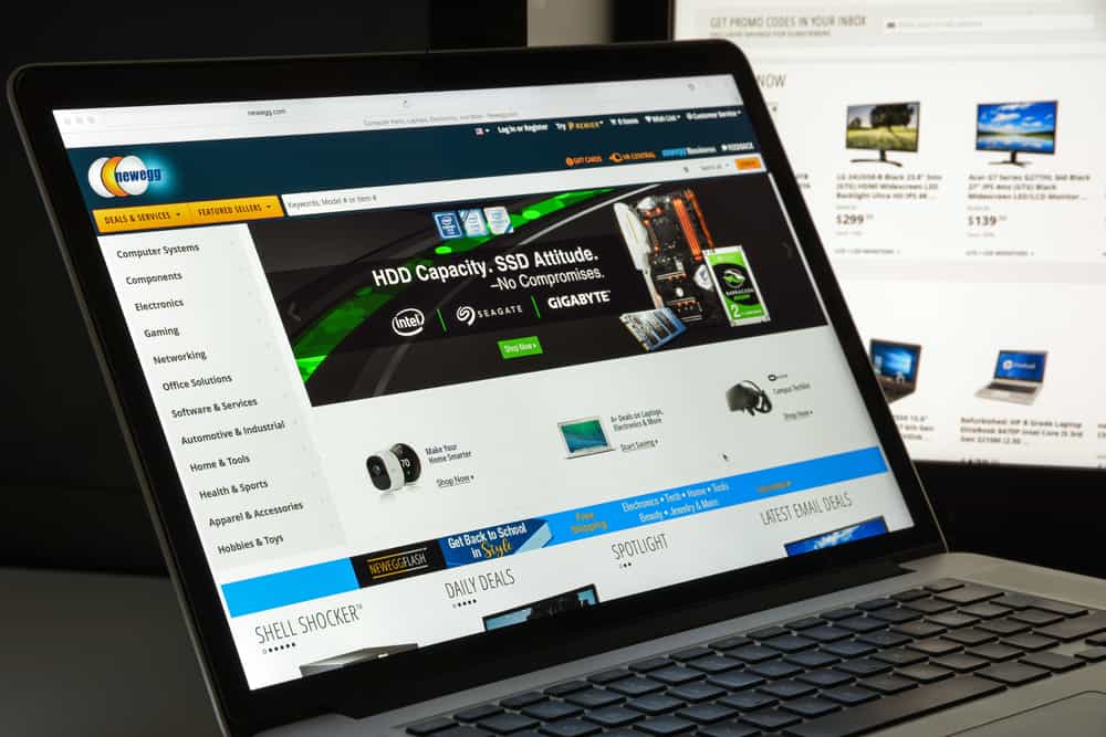 Веб-сайт Newegg